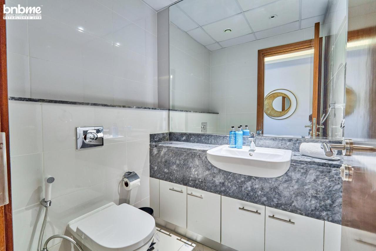Bnbmehomes - Modern Interior 2 Bedroom - Al Habtoor - 4053